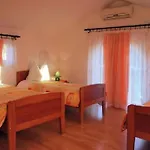 Apartman In Croatia Near Adriatic Coast *