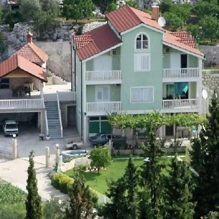 Apartment With Balcony *