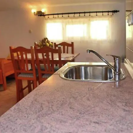 شقة In Croatia Near Adriatic Coast *