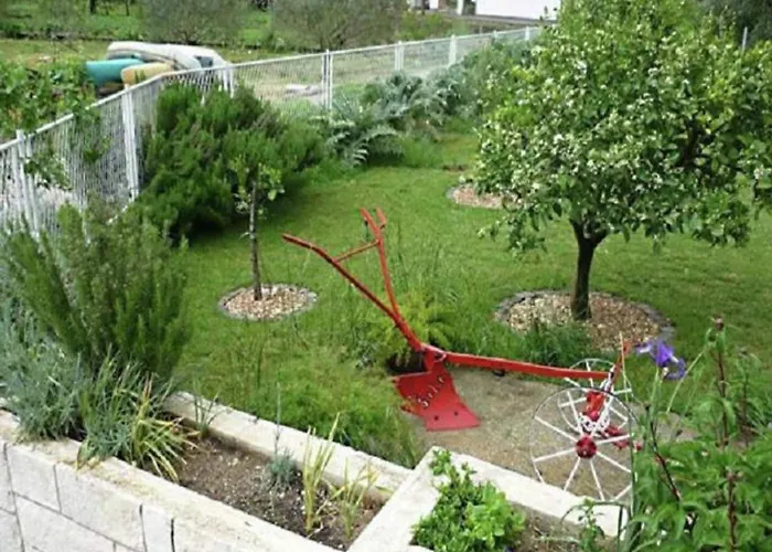 In Croatia Near Adriatic Coast 플로체